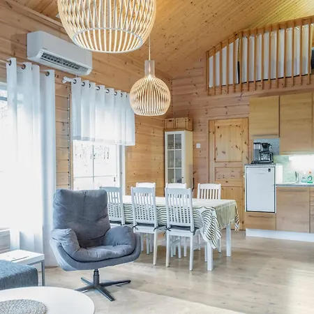 Sinikiiruna By Interhome Loma-asunnot